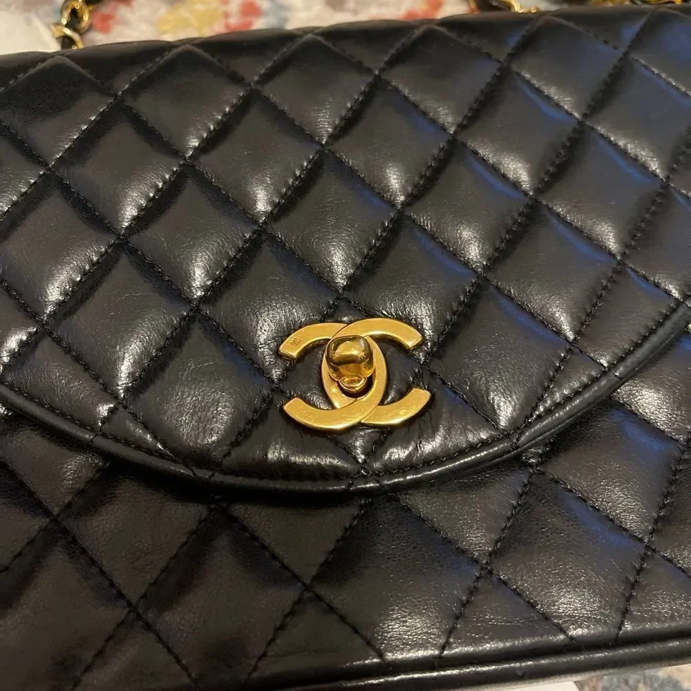 Chanel Vintage Black Round Single Flap Lambskin 24k Gold Hardware